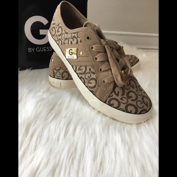 guess sneakers outfit